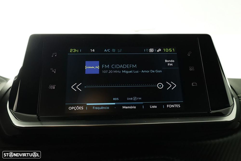 Peugeot e-2008 50 kWh GT - 11