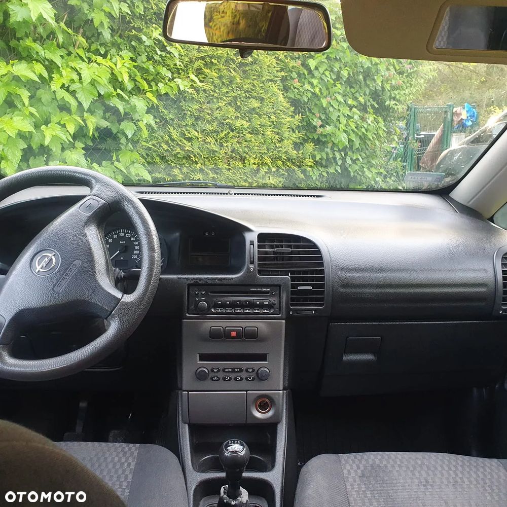 Opel Zafira 1.8 16V Comfort - 26