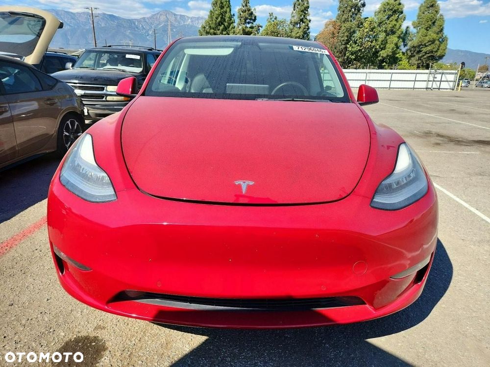 Tesla Model Y - 5