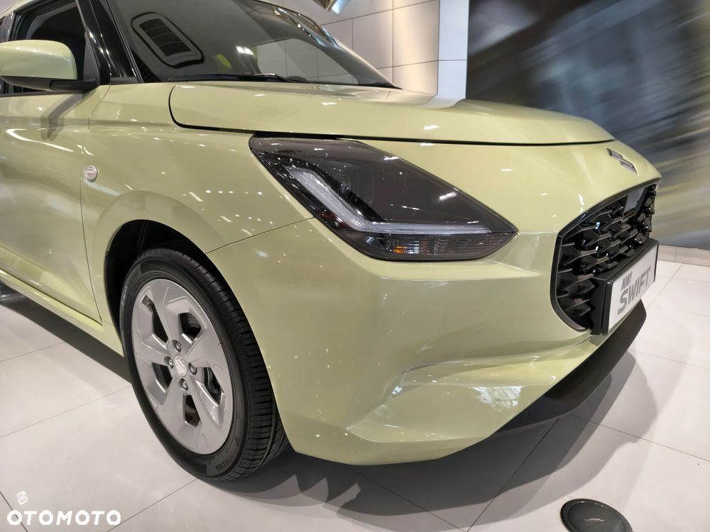 Suzuki Swift 1.2 Dualjet SHVS Premium Plus CVT - 9