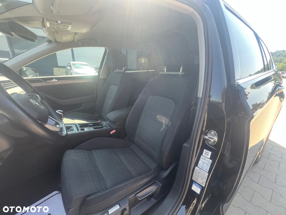 Volkswagen Passat 2.0 TDI SCR Business - 10