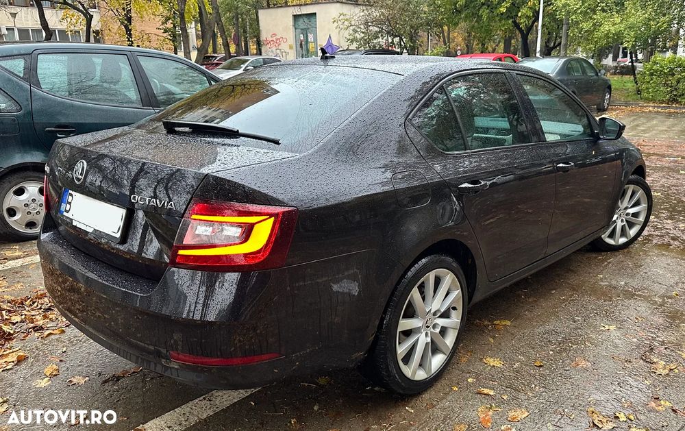 Skoda Octavia 1.6 TDI DSG Style - 4