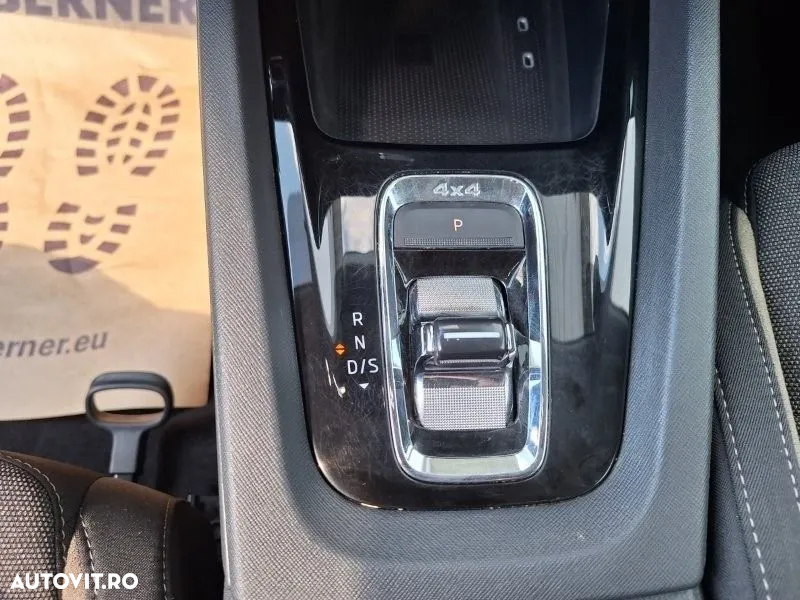 Skoda Octavia Combi 2.0 TDI DSG 4X4 Scout - 14