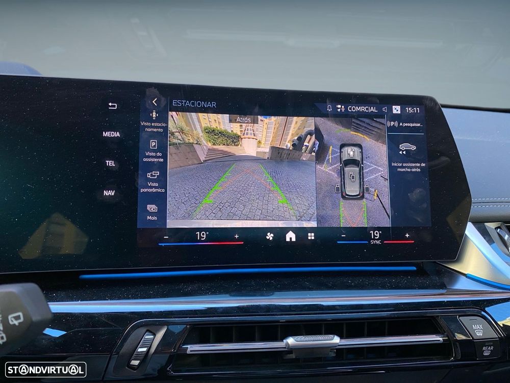 BMW iX1 eDrive20 Pack Desportivo M Pro - 9