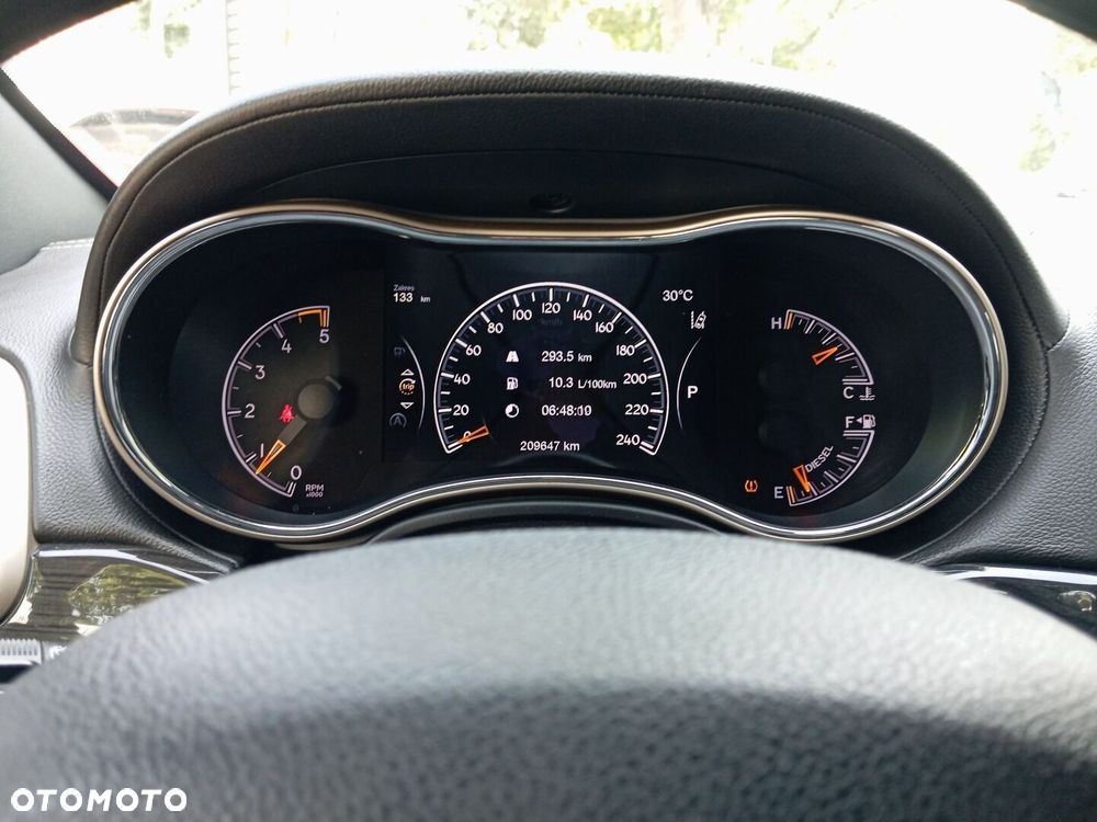Jeep Grand Cherokee - 16
