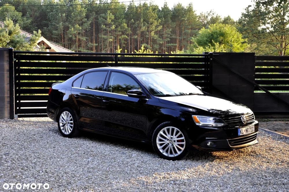 Volkswagen Jetta 2.0 TDI DSG Highline - 4