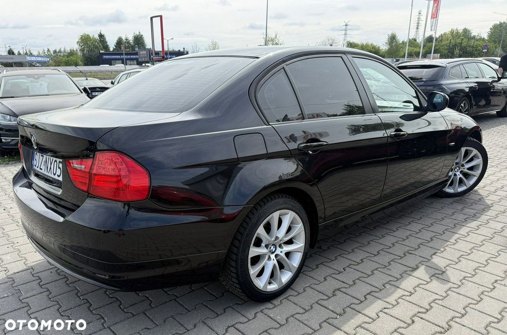 BMW Seria 3 318i Edition Exclusive - 4