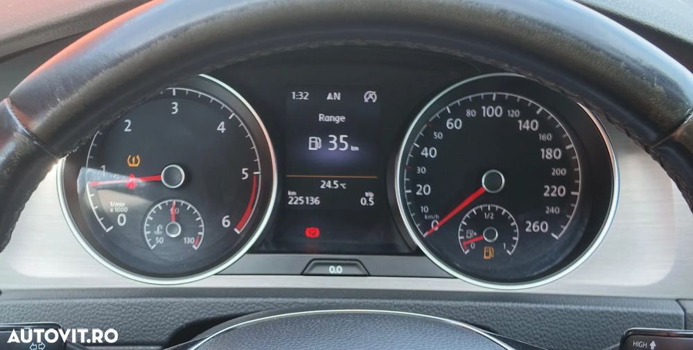 Volkswagen Golf 1.6 TDI BlueMotion Technology Lounge - 18
