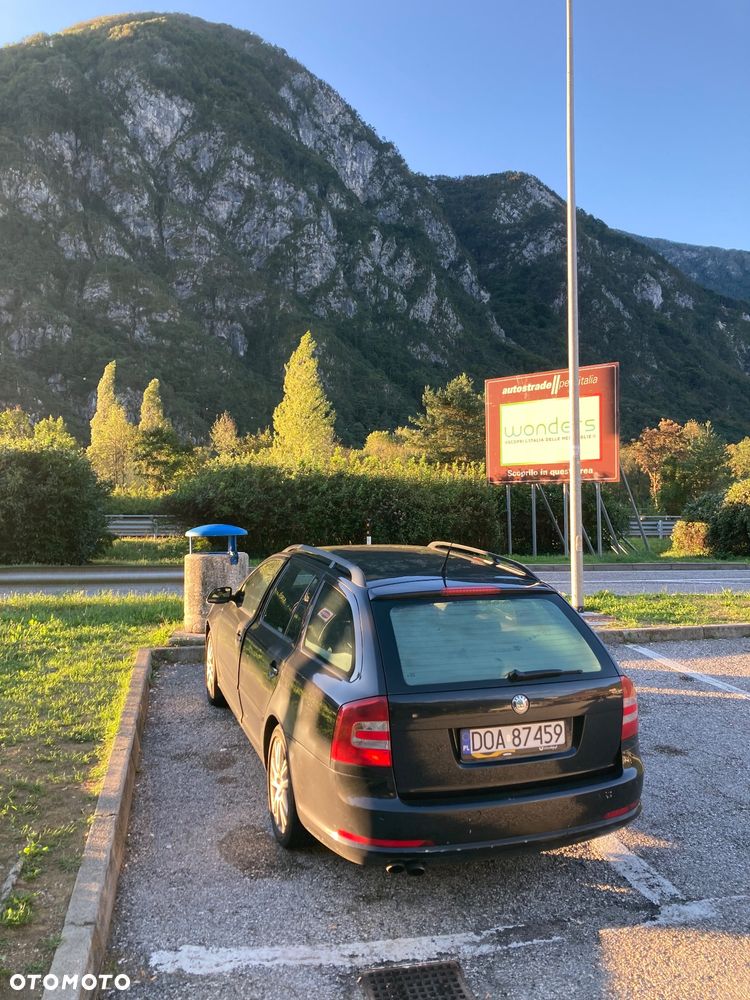 Skoda Octavia 2.0 TFSI RS - 10