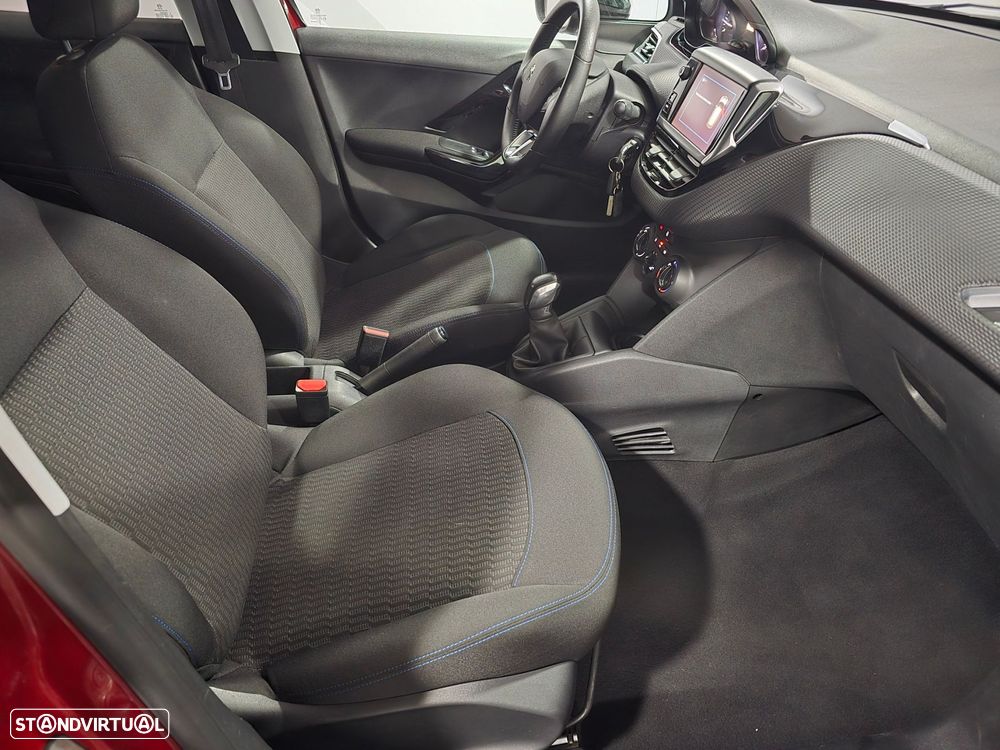 Peugeot 208 1.2 PureTech Style - 18