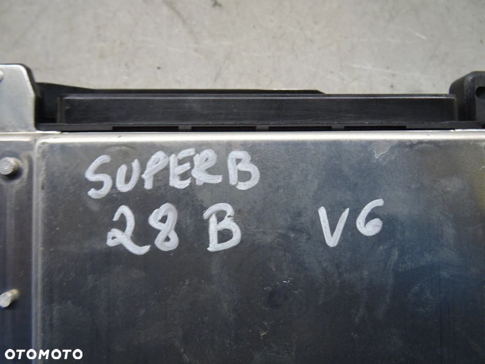 SKODA SUPERB I 01-05 2.8 V6 KOMPUTER STEROWNIK SKRZYNI BIEGÓW 8D0927156DJ - 5