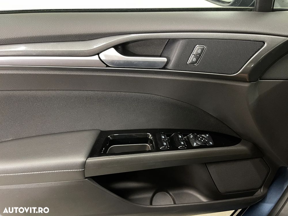 Ford Mondeo 2.0 HEV Titanium - 24