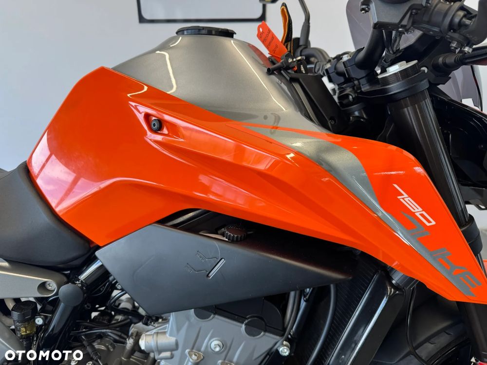 KTM Duke - 11