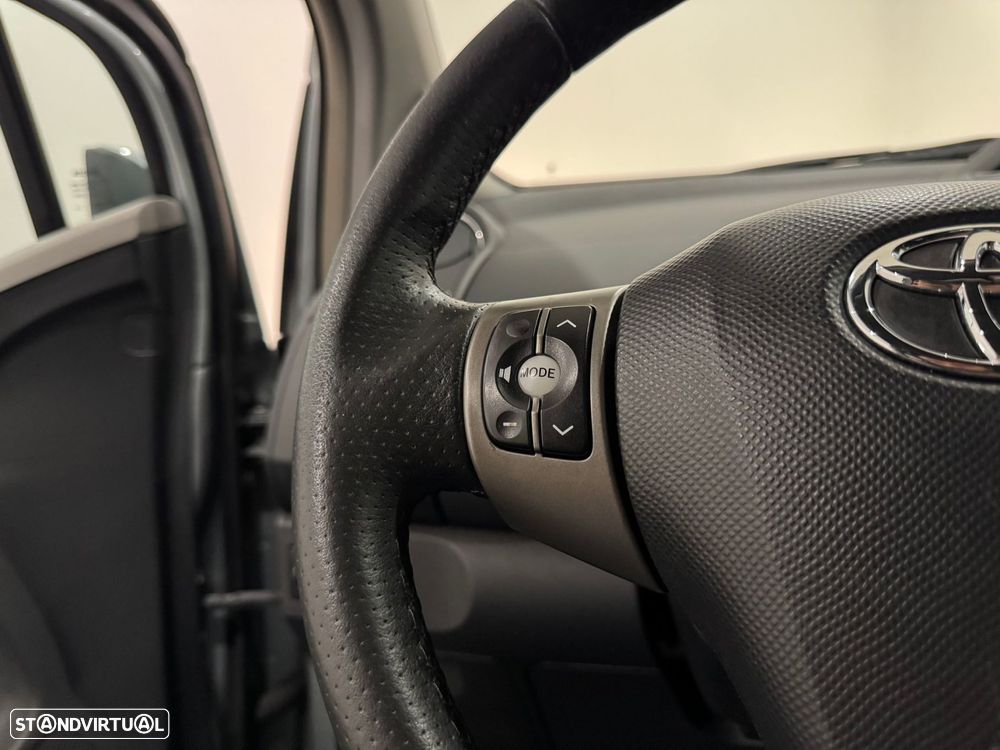 Toyota Yaris 1.4 D-4D SE Sport - 35