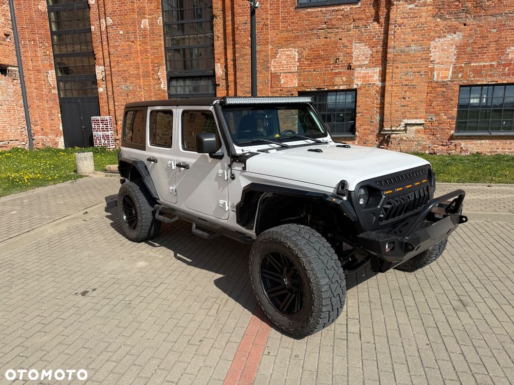 Jeep Wrangler - 13