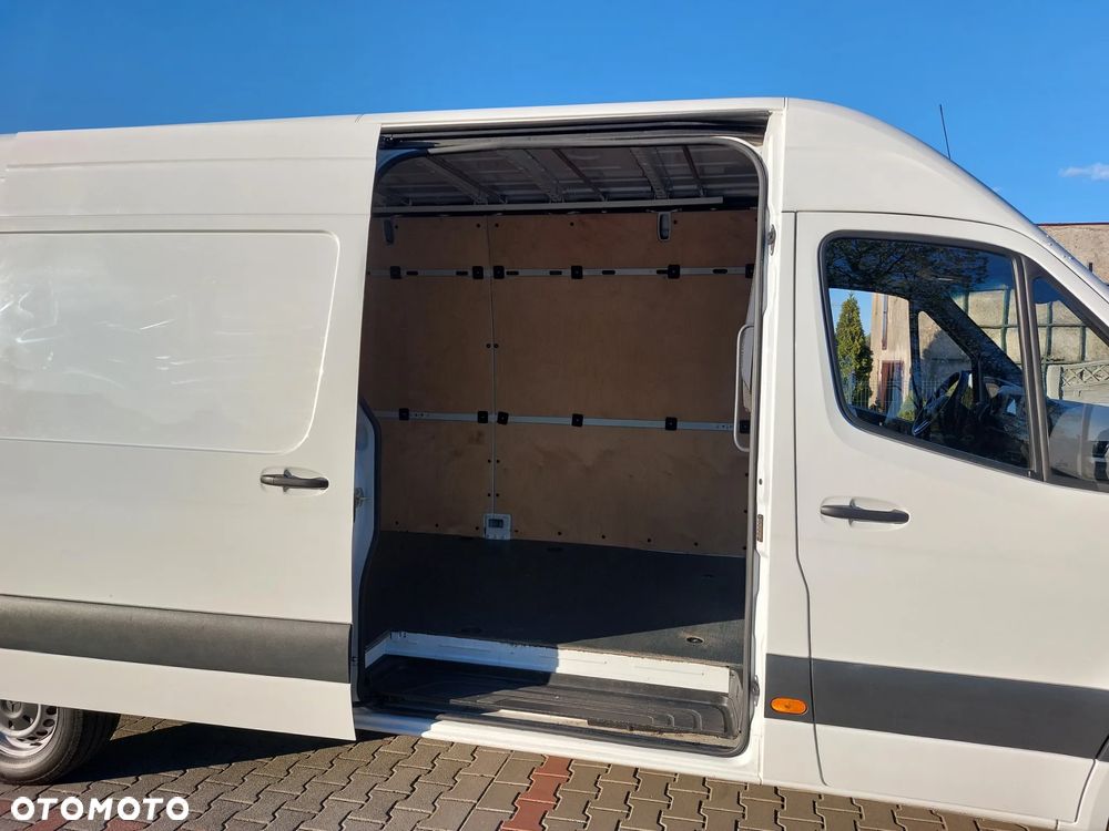 Mercedes-Benz Sprinter - 17
