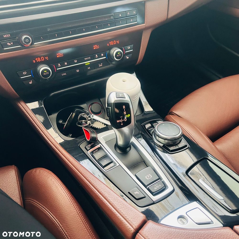 BMW Seria 5 520d - 26