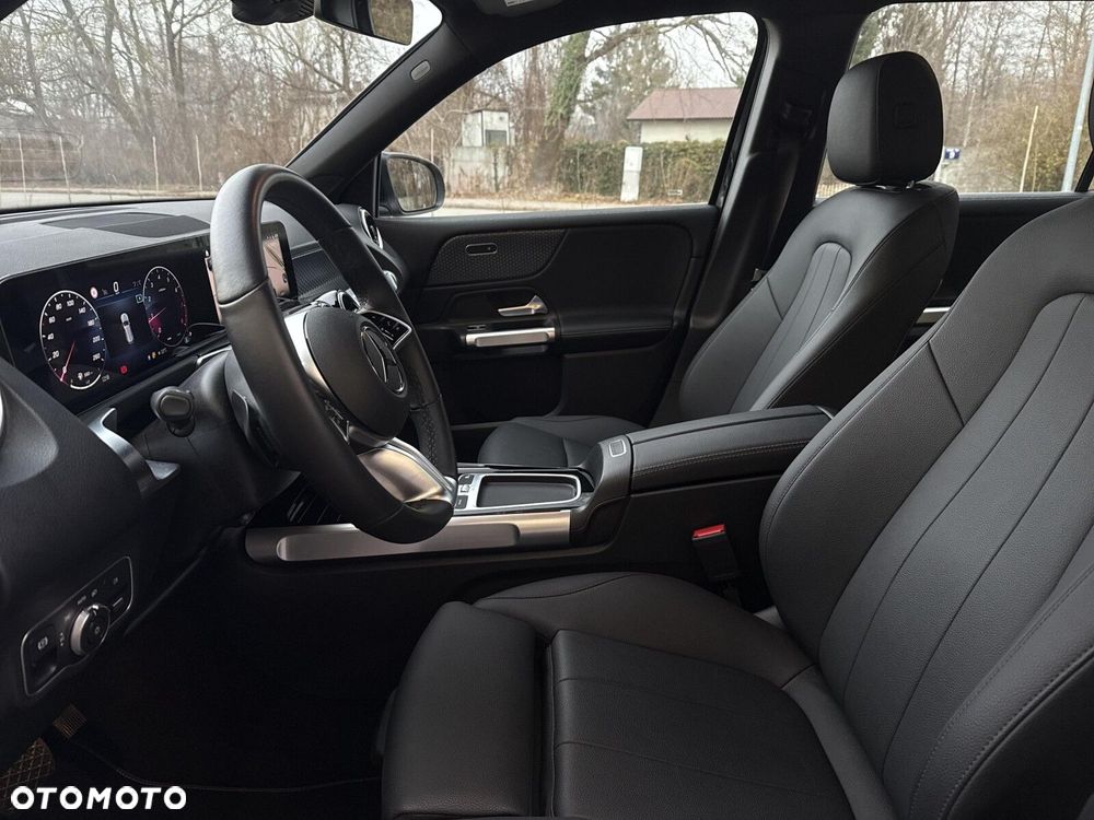 Mercedes-Benz GLB - 18