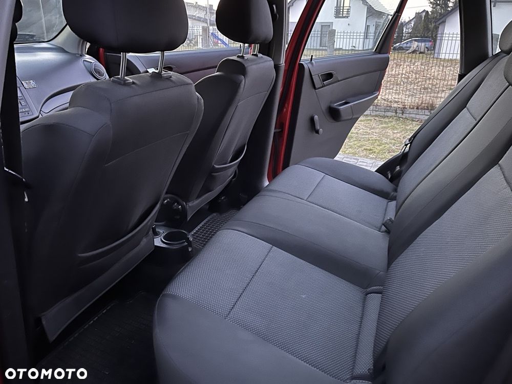 Chevrolet Aveo 1.2 16V Base - 9