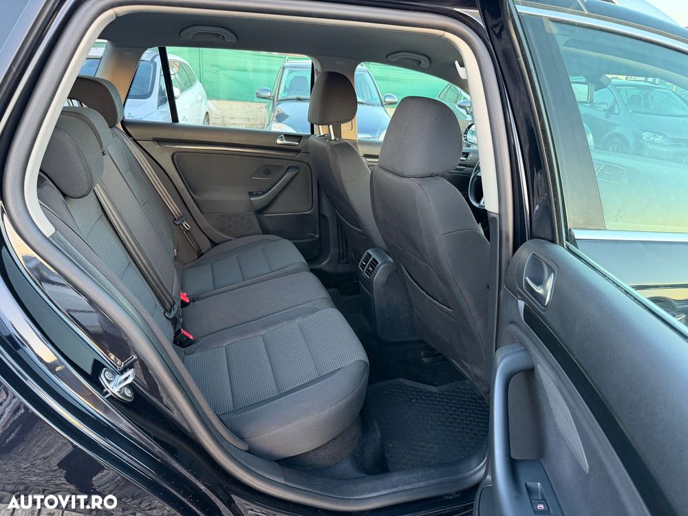 Volkswagen Golf 1.6 TDI DPF Style - 9