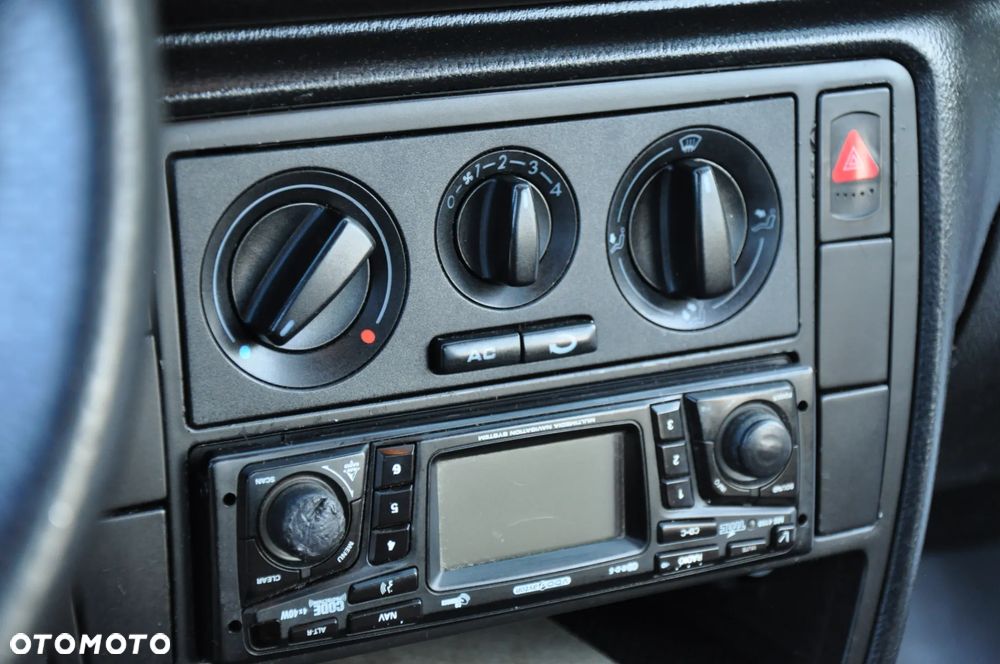 Volkswagen Passat 1.9 TDI CL - 29