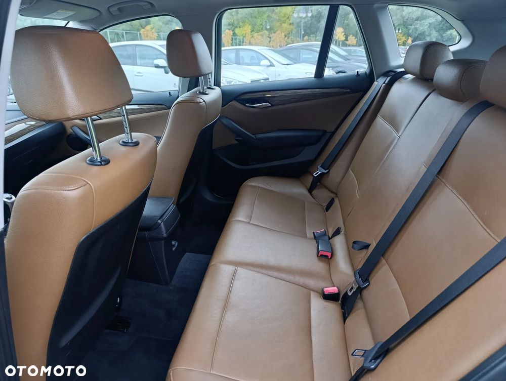 BMW X1 xDrive18d - 14