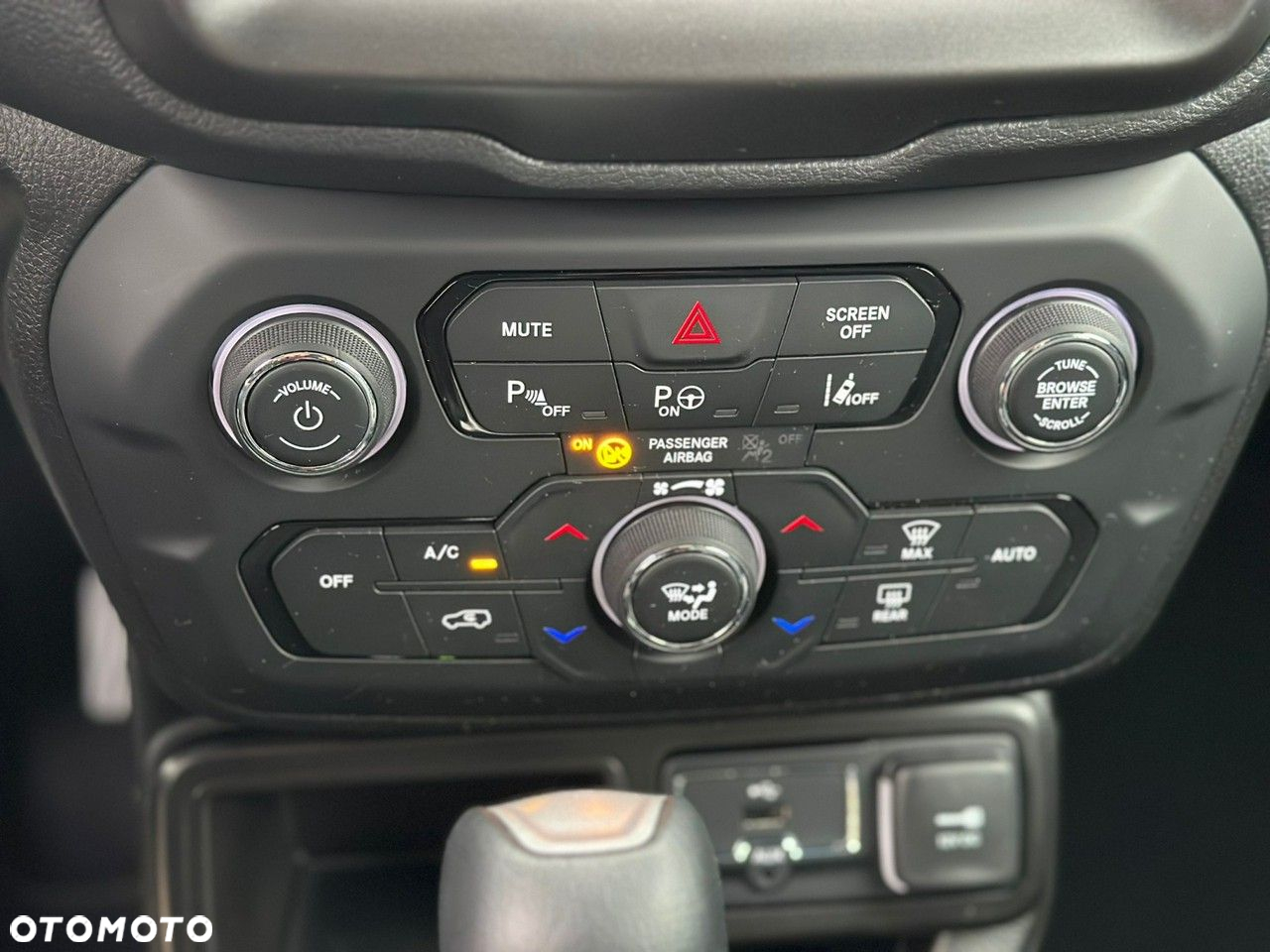 Jeep Renegade - 28