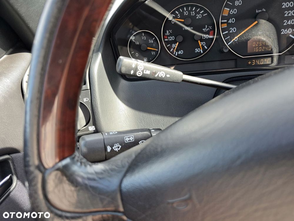Mercedes-Benz SL - 18