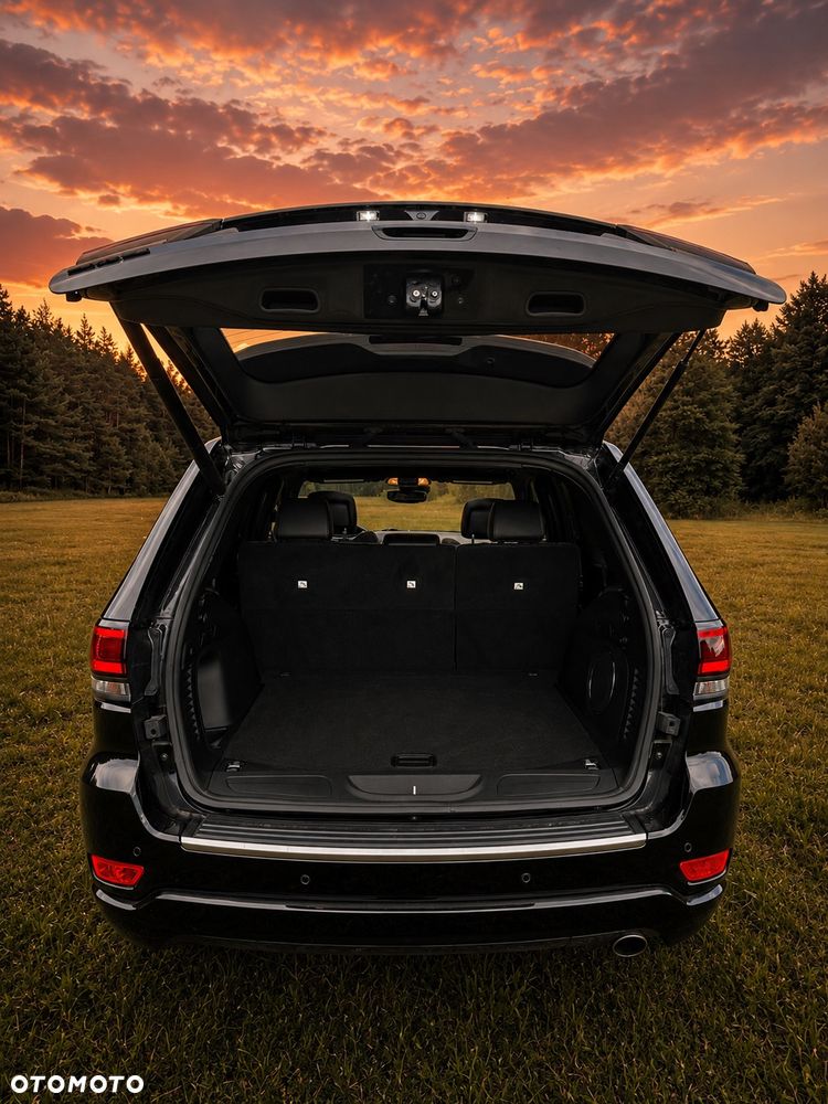 Jeep Grand Cherokee - 12