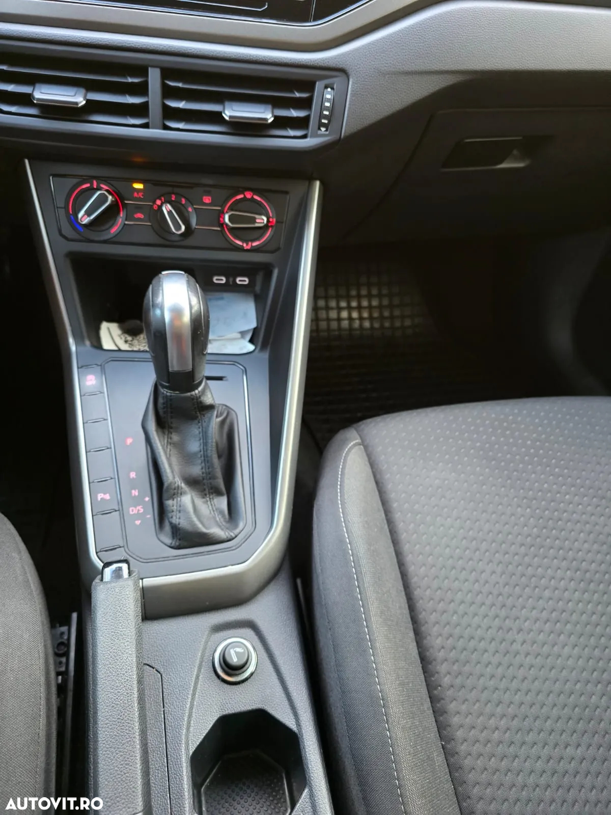 Volkswagen Polo - 11