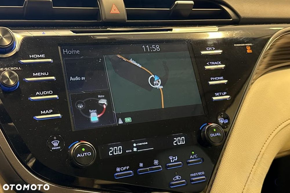 Toyota Camry 2.5 Hybrid Executive CVT - 14