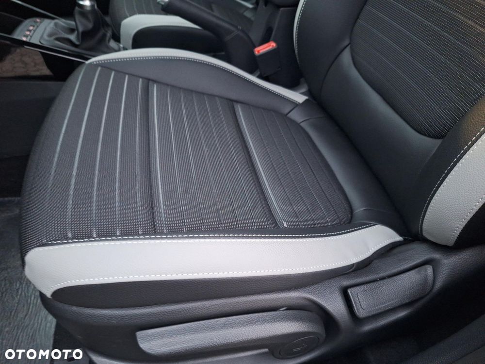 Kia Stonic 1.2 L Business Line - 12