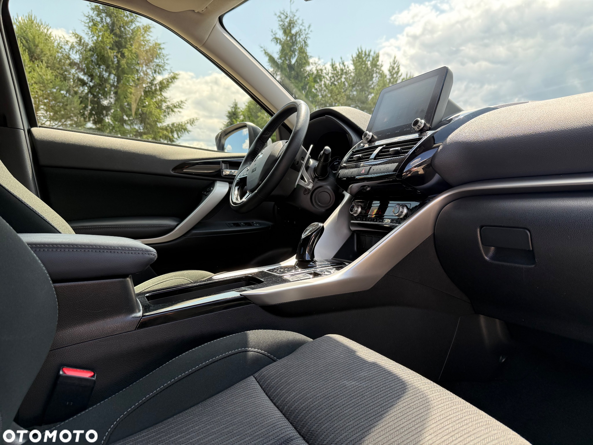 Mitsubishi Eclipse Cross Plug-In Hybrid 4WD Basis - 13