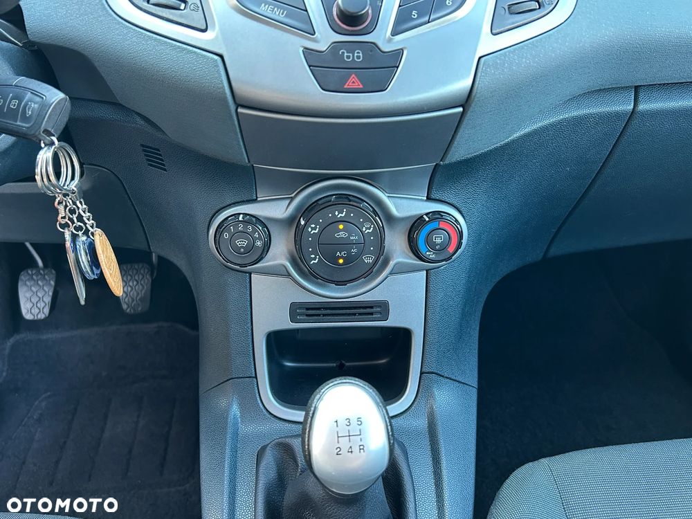 Ford Fiesta - 22