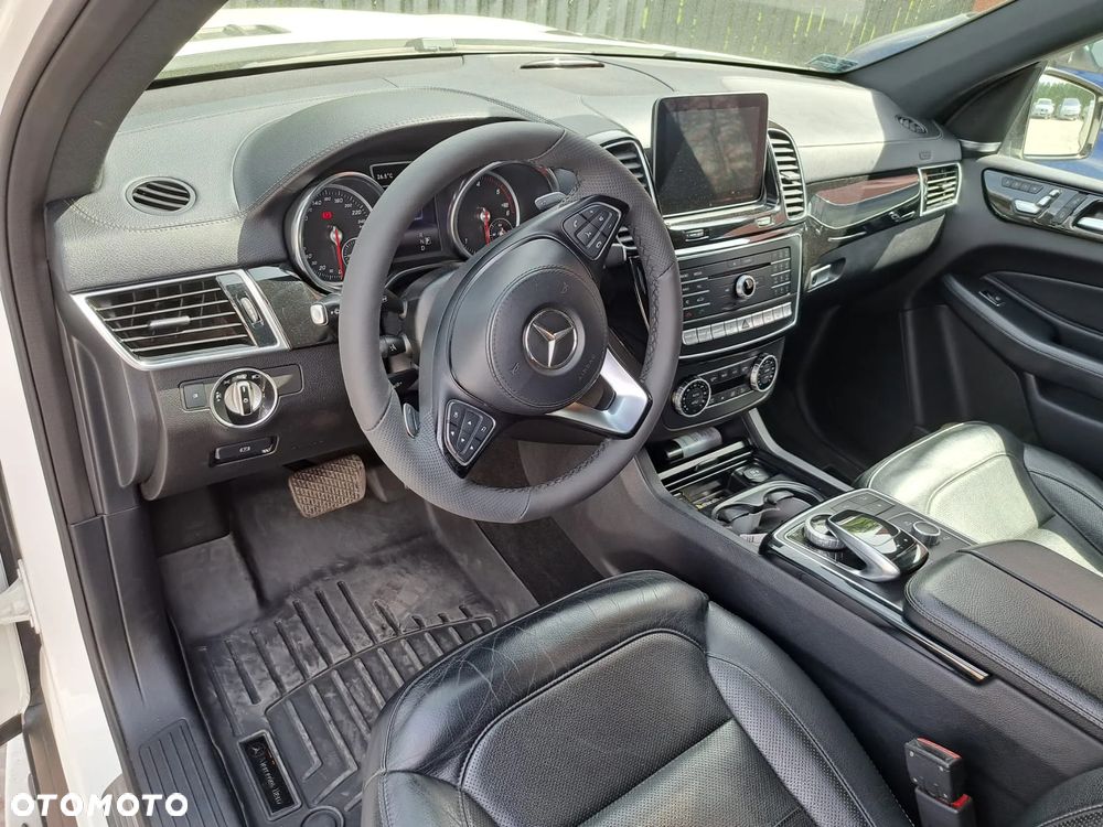 Mercedes-Benz GLS - 8