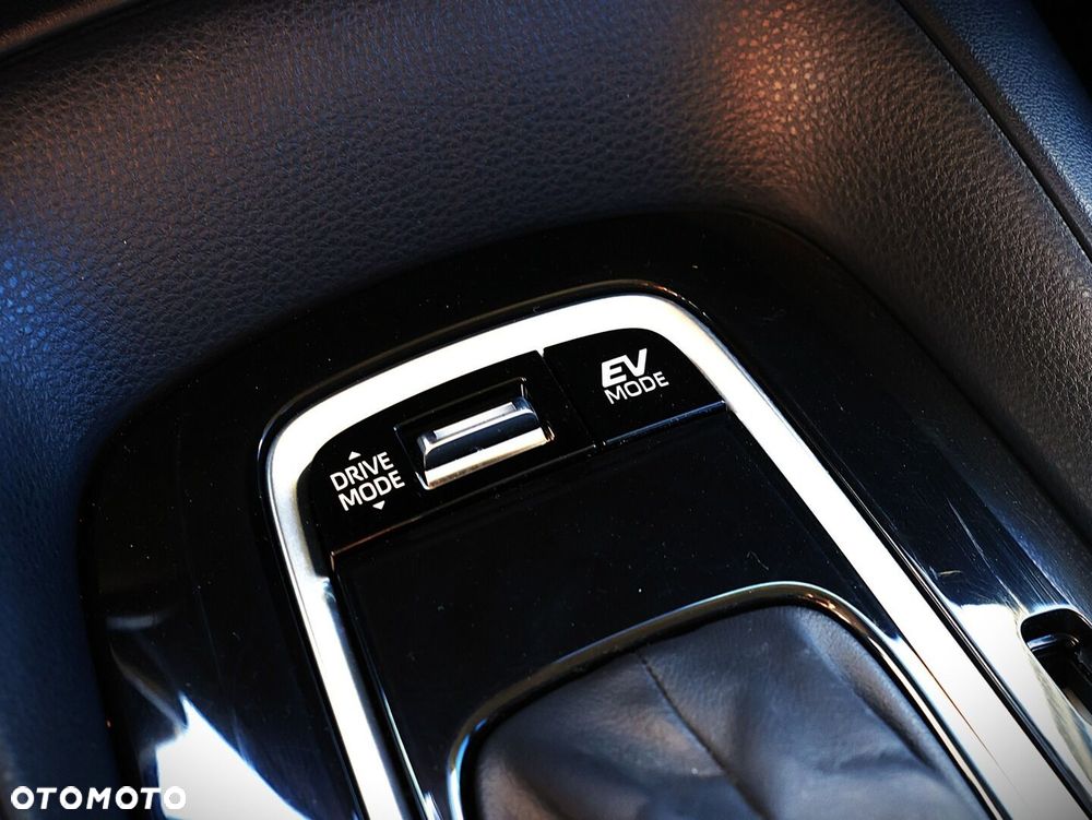 Toyota Corolla 1.8 Hybrid Comfort - 19