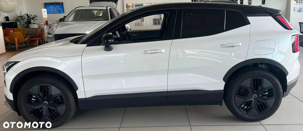 Volvo EX30 69kWh Twin Motor Ultra Black Edition - 17