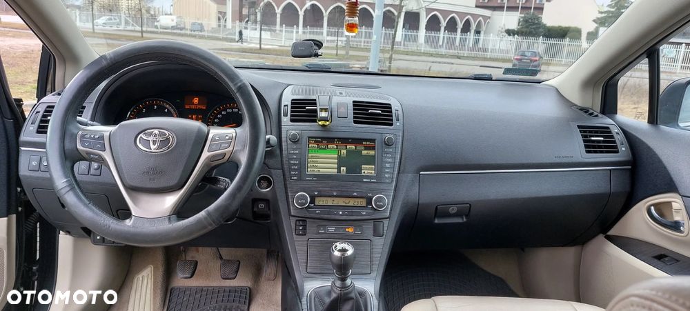 Toyota Avensis 2.2 D-4D Sol Plus NAVI - 18