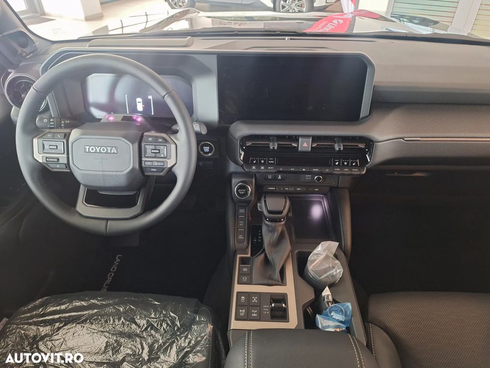 Toyota Land Cruiser 250 2.8l D-4D 204 CP MHEV A/T 7 locuri Luxury - 16