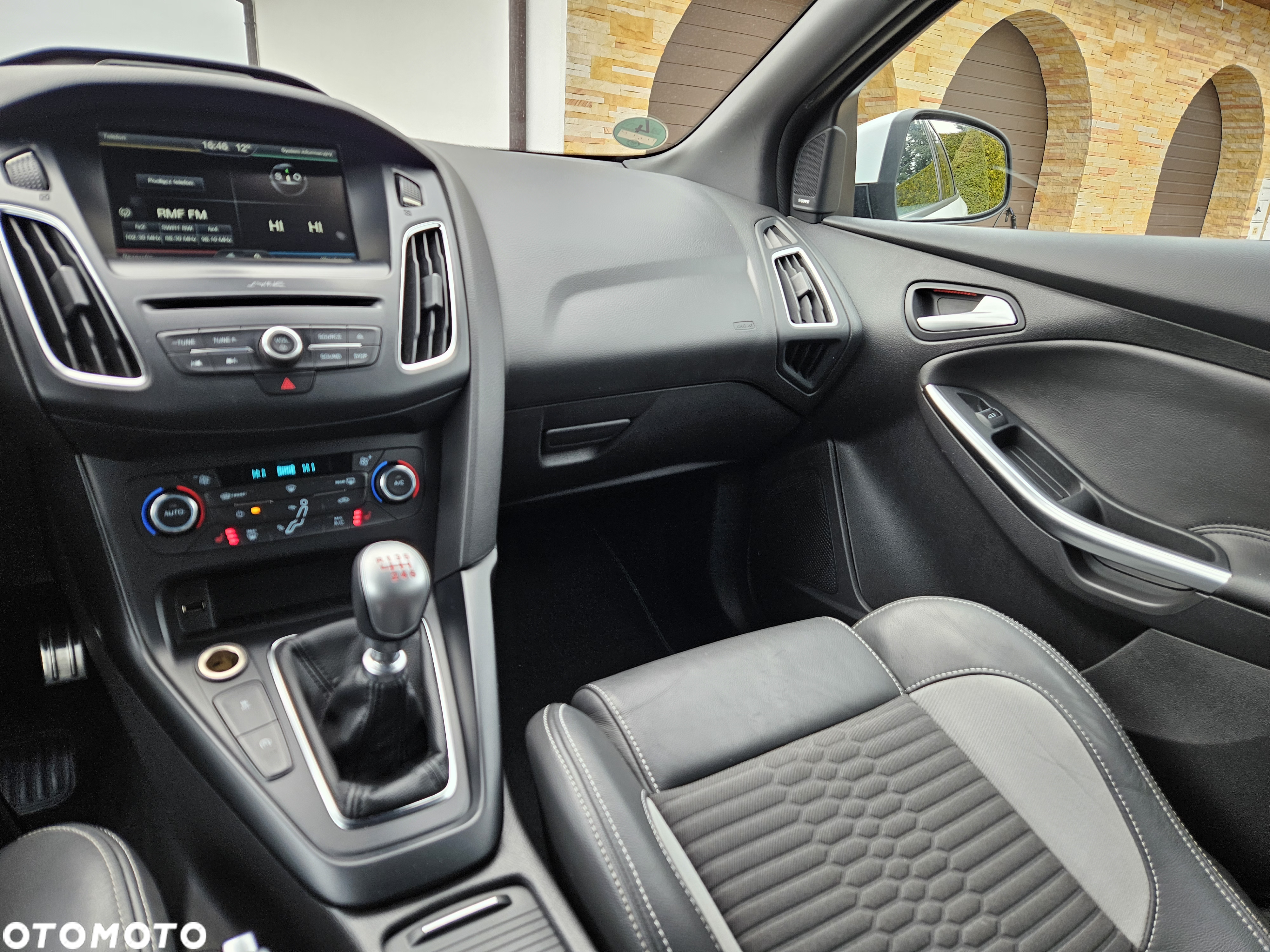 Ford Focus 2.0 TDCi ST - 25