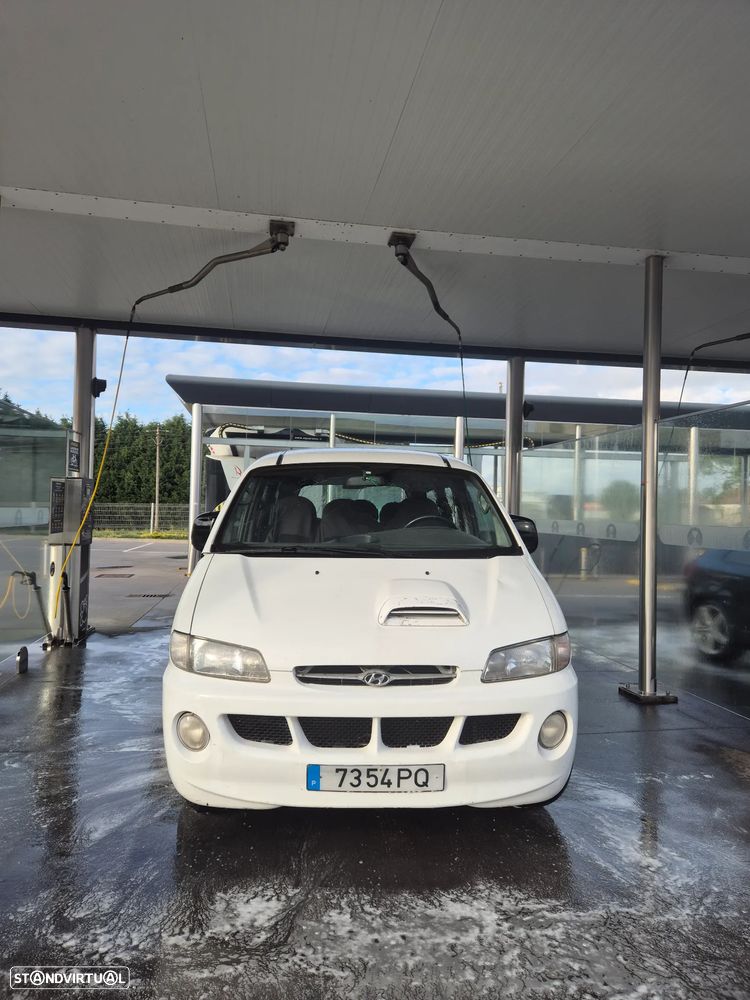 Hyundai H-1 Starex - 3