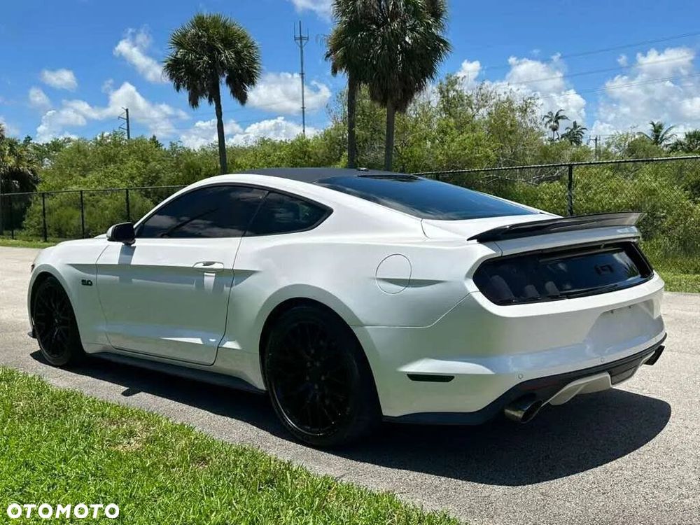 Ford Mustang - 6
