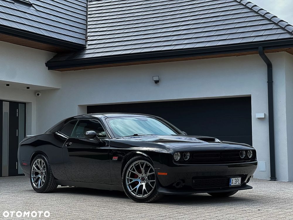 Dodge Challenger - 2