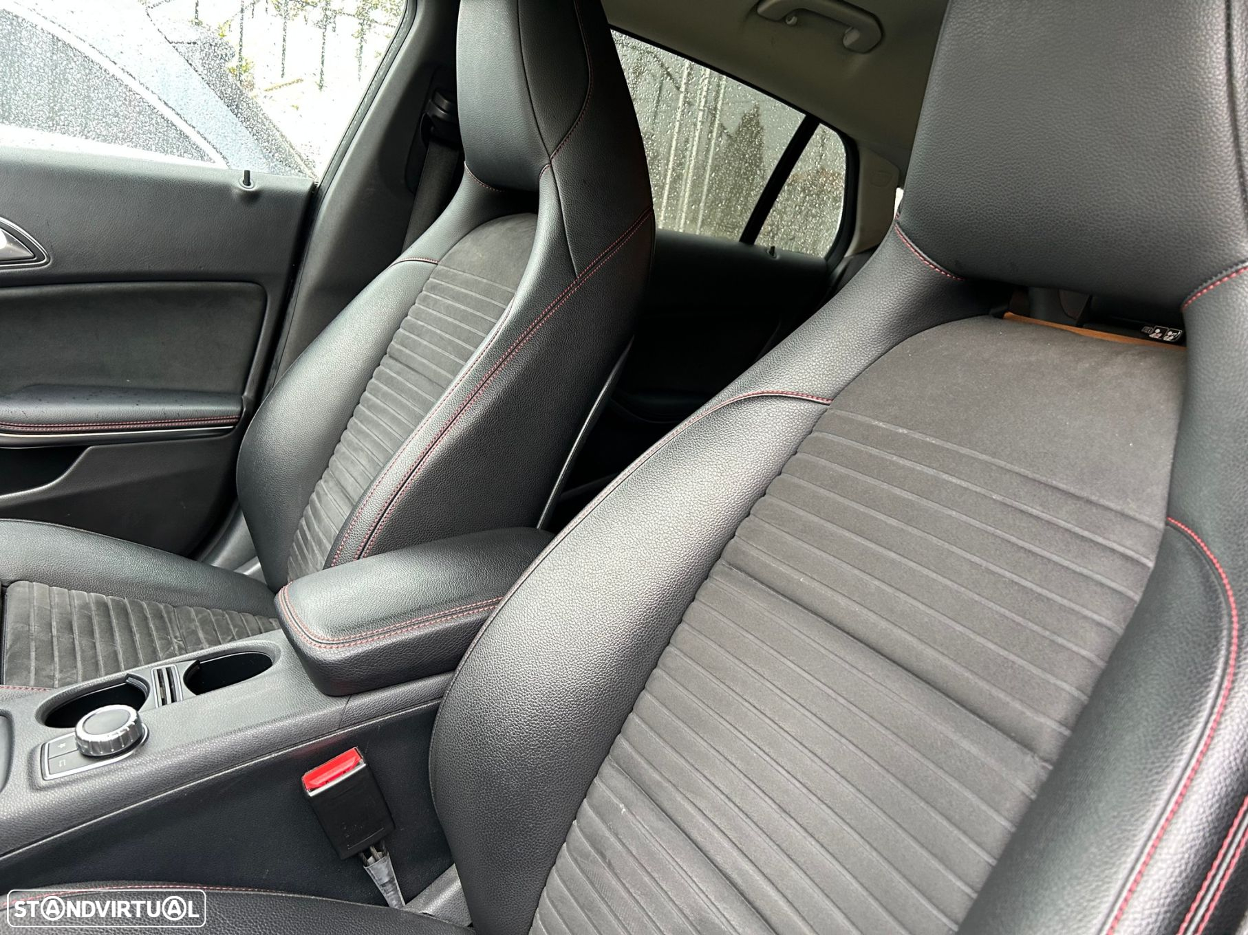 Mercedes-Benz CLA 180 Shooting Brake d AMG Line - 25
