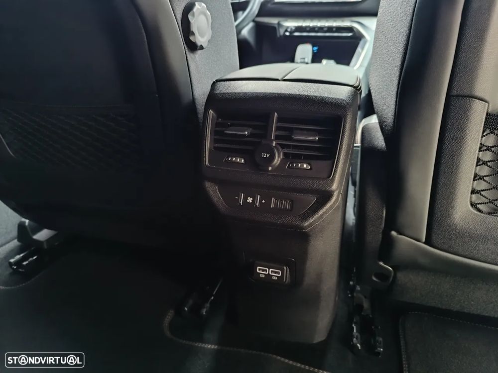 Peugeot 5008 PureTech 130 EAT8 Stop & Start GT - 32