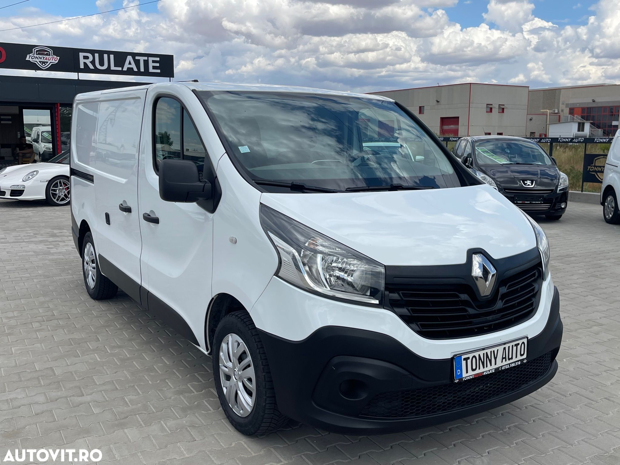 Renault Trafic - 1