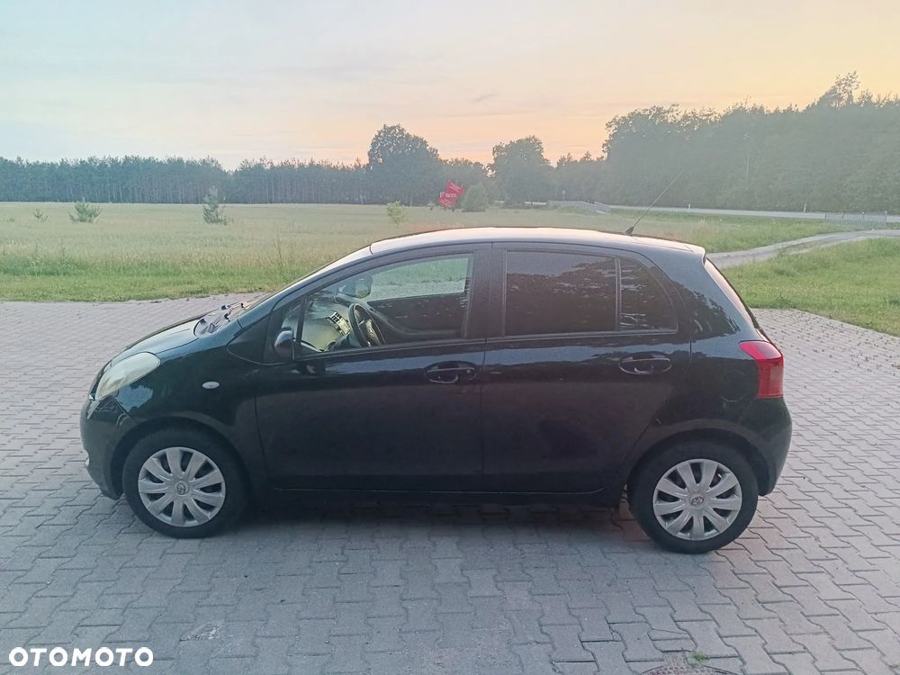 Toyota Yaris 1.3 Sol - 8