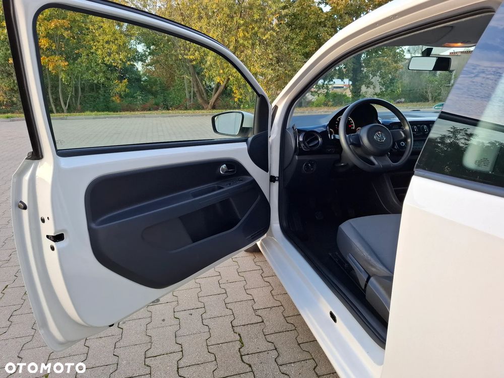 Volkswagen up! United - 18