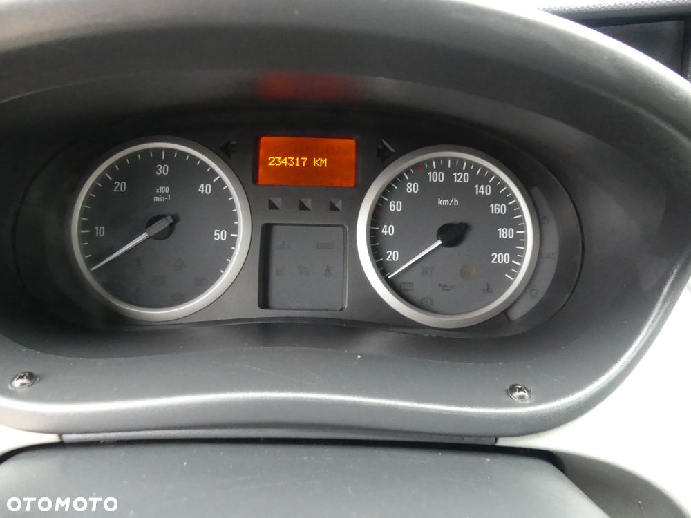 Opel VIVARO - 11
