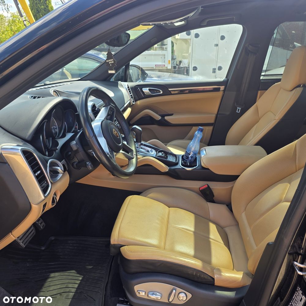 Porsche Cayenne - 7